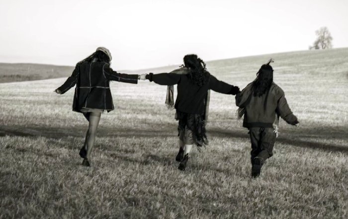 Article Image for Navigating Relationship Paradoxes for a Healthier Mind