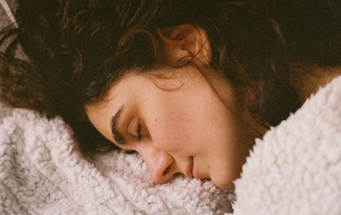 Article Image for Understanding the Link Between Stress, Sleep, and Body Fat